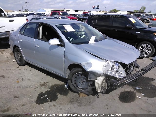 3VWJX7AJ7AM004333 - 2010 VOLKSWAGEN JETTA S SILVER photo 1