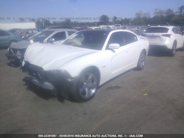 2C3CDXCT8DH565439 - 2013 DODGE CHARGER R/T WHITE photo 2