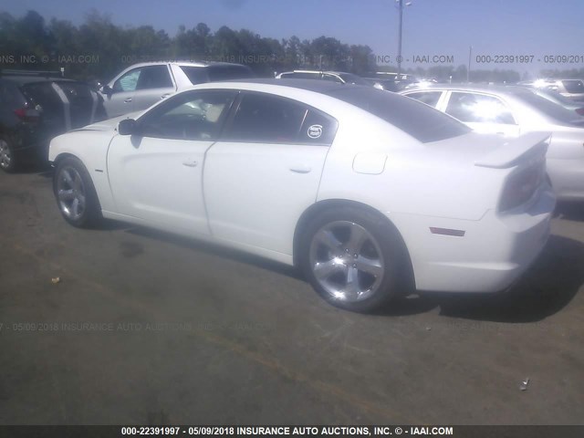 2C3CDXCT8DH565439 - 2013 DODGE CHARGER R/T WHITE photo 3