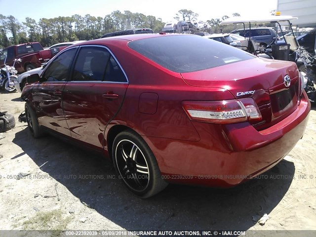 4T1BF3EK2AU086713 - 2010 TOYOTA CAMRY SE/LE/XLE RED photo 3