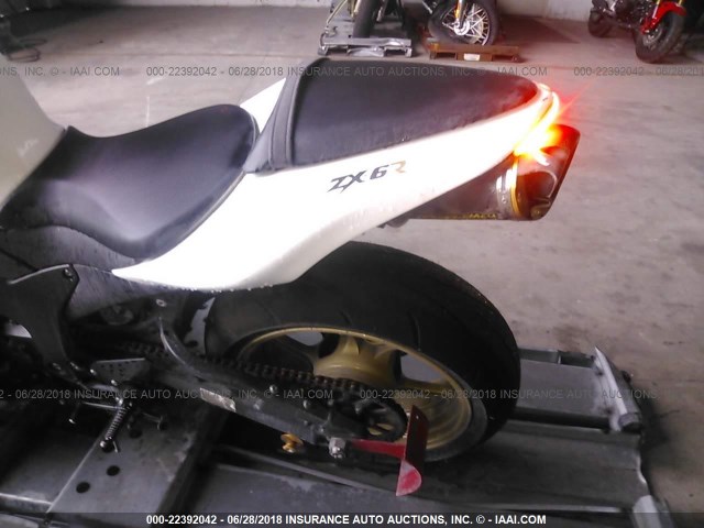 JKAZX4P107A014407 - 2007 KAWASAKI ZX600 P WHITE photo 6