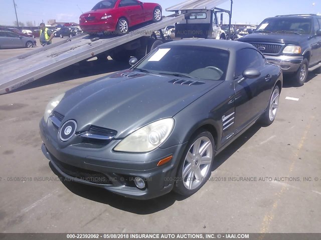 1C3AN69L24X000864 - 2004 CHRYSLER CROSSFIRE LIMITED GRAY photo 2