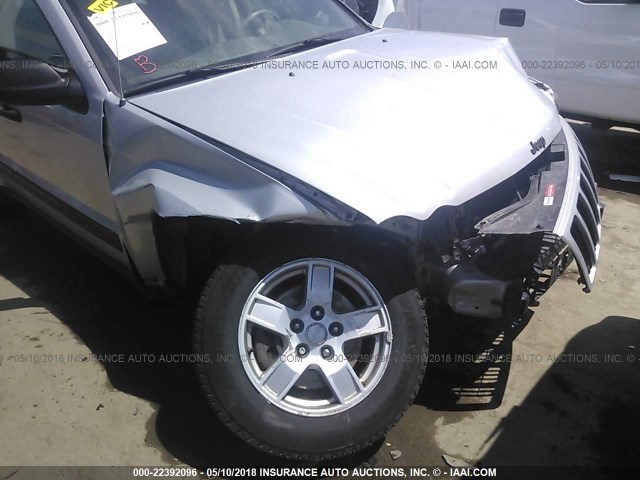 1J4GR48K05C500807 - 2005 JEEP GRAND CHEROKEE LAREDO/COLUMBIA/FREEDOM 银色 照片 6