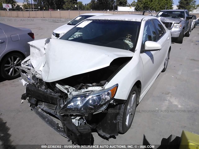 4T1BF1FK9EU442227 - 2014 TOYOTA CAMRY L/SE/LE/XLE 白色 照片 2