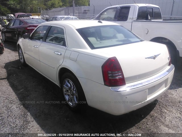 2C3LA63H66H198168 - 2006 CHRYSLER 300C WHITE photo 3