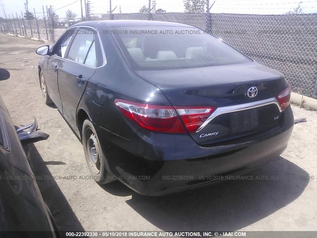 4T4BF1FK9FR508394 - 2015 TOYOTA CAMRY LE/XLE/SE/XSE 深蓝色 照片 3