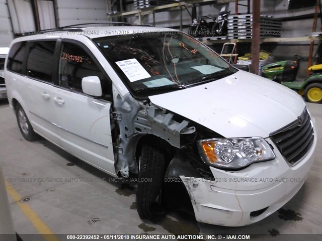 2A4RR5D18AR432446 - 2010 CHRYSLER TOWN & COUNTRY TOURING WHITE photo 1