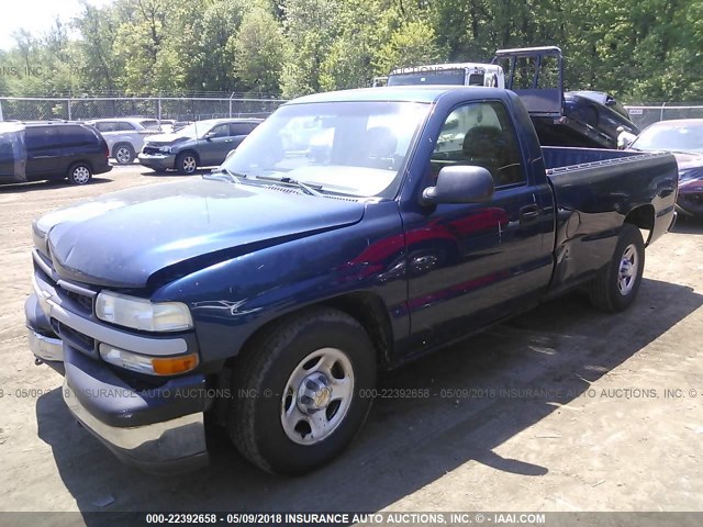 1GCEC14T1YE376924 - 2000 CHEVROLET SILVERADO C1500 BLUE photo 2