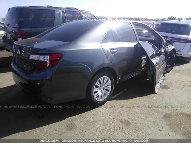 4T4BF1FK2DR275939 - 2013 TOYOTA CAMRY L/SE/LE/XLE 灰色 照片 4