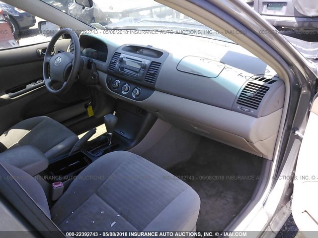 4T1BE32K46U660016 - 2006 TOYOTA CAMRY LE/XLE/SE ნაცრისფერი ფოტო 5