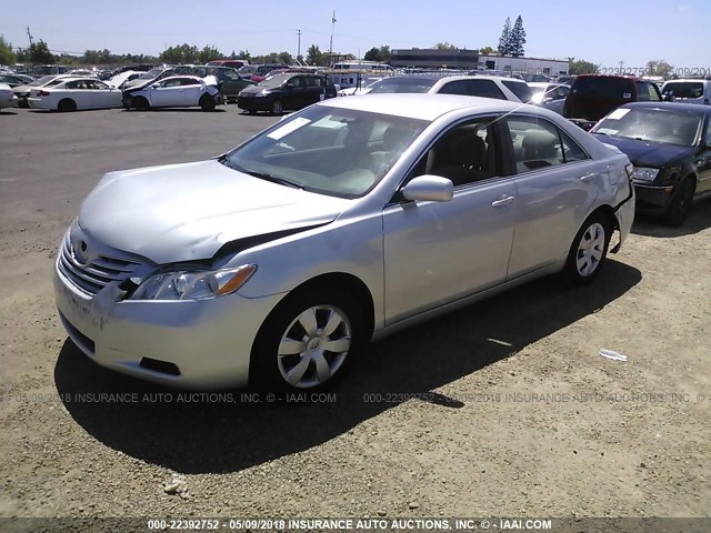 4T1BE46K57U136794 - 2007 TOYOTA CAMRY NEW GENERAT CE/LE/XLE/SE SILVER photo 2