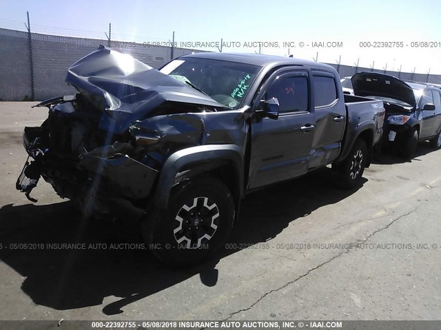 3TMCZ5AN0HM081424 - 2017 TOYOTA TACOMA DBL CAB/SR/TRDSPT/OR/PRO Boz foto 2