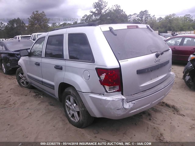 1J4GS48K25C564352 - 2005 JEEP GRAND CHEROKEE LAREDO/COLUMBIA/FREEDOM SILVER photo 3