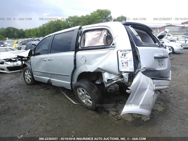 2A4RR5D18AR249869 - 2010 CHRYSLER TOWN & COUNTRY TOURING SILVER photo 3