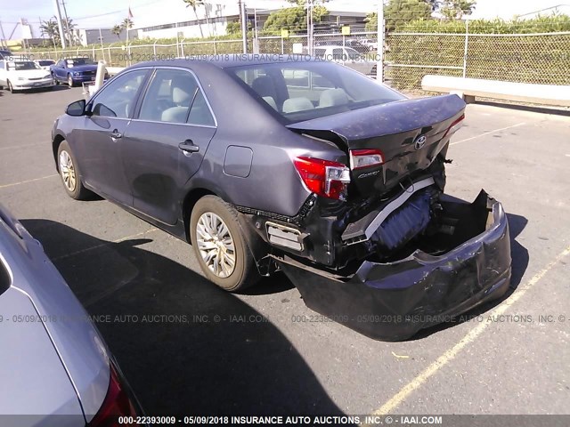 4T1BF1FKXEU812875 - 2014 TOYOTA CAMRY L/SE/LE/XLE 灰色 照片 3