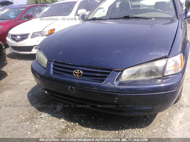 4T1BG22K1XU526621 - 1999 TOYOTA CAMRY CE/LE/XLE 蓝色 照片 6