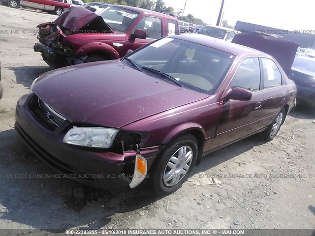4T1BG28K6YU673557 - 2000 TOYOTA CAMRY CE/LE/XLE მუქწითელი ფოტო 2