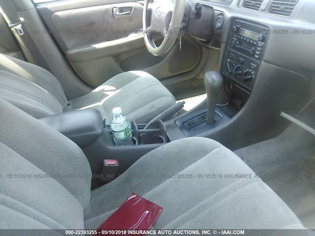 4T1BG28K6YU673557 - 2000 TOYOTA CAMRY CE/LE/XLE მუქწითელი ფოტო 5