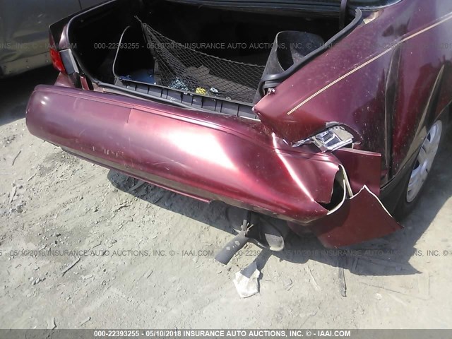 4T1BG28K6YU673557 - 2000 TOYOTA CAMRY CE/LE/XLE მუქწითელი ფოტო 6