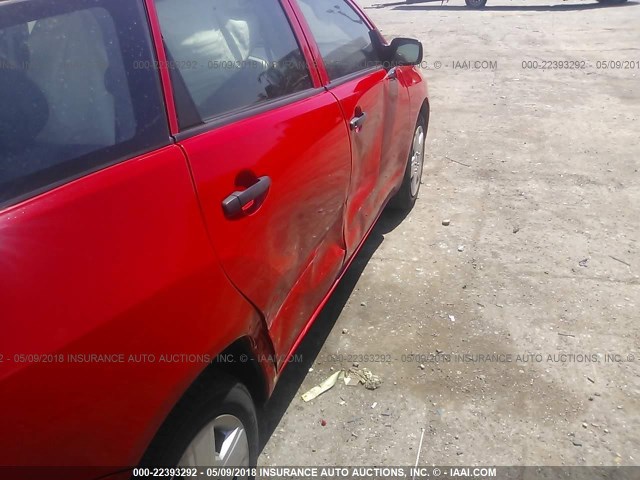 2T1KR30E98C703545 - 2008 TOYOTA COROLLA MATRIX XR RED photo 6