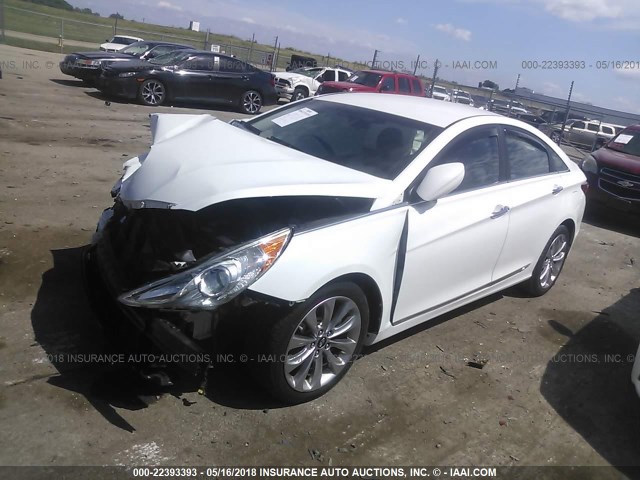 5NPEC4AC3BH035795 - 2011 HYUNDAI SONATA SE/LIMITED WHITE photo 2