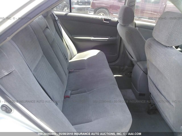 JTDBE30KX30195851 - 2003 TOYOTA CAMRY LE/XLE 银色 照片 8
