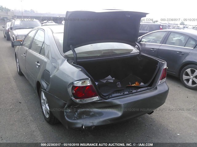 4T1BE30KX5U596551 - 2005 TOYOTA CAMRY LE/XLE/SE ნაცრისფერი ფოტო 6