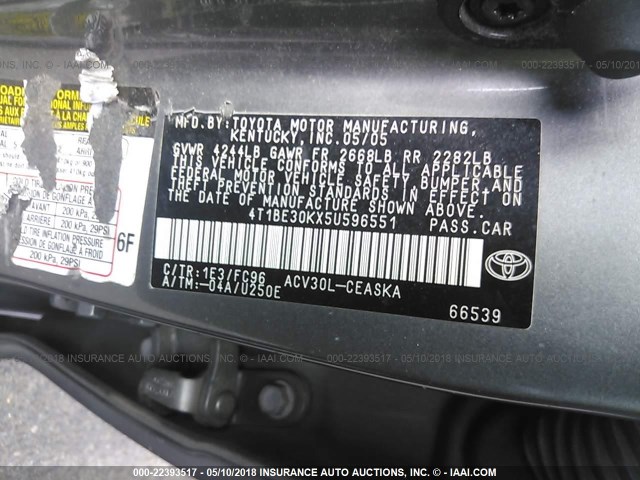 4T1BE30KX5U596551 - 2005 TOYOTA CAMRY LE/XLE/SE ნაცრისფერი ფოტო 9