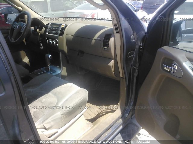 5N1AR18WX5C747809 - 2005 NISSAN PATHFINDER LE/SE/XE BLUE photo 5