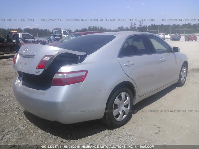 4T4BE46K59R071194 - 2009 TOYOTA CAMRY SE/LE/XLE SILVER photo 4