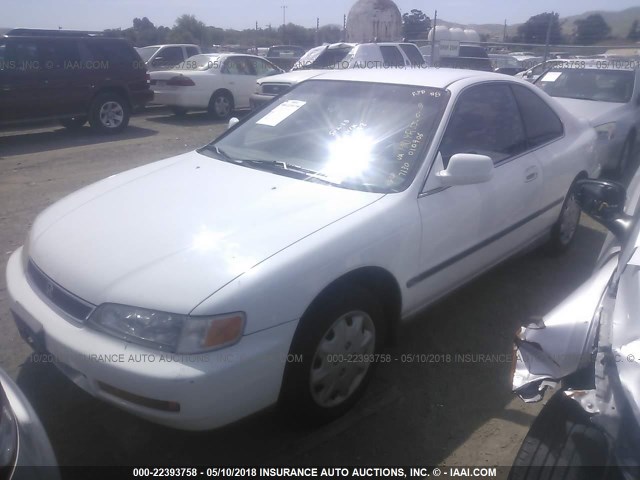 1HGCD7130VA010906 - 1997 HONDA ACCORD LX WHITE photo 2