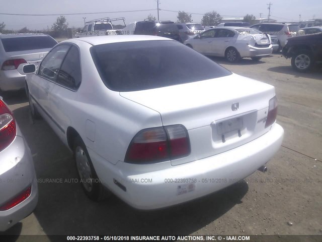 1HGCD7130VA010906 - 1997 HONDA ACCORD LX WHITE photo 3