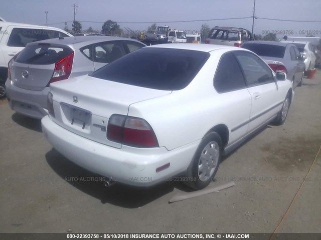 1HGCD7130VA010906 - 1997 HONDA ACCORD LX WHITE photo 4