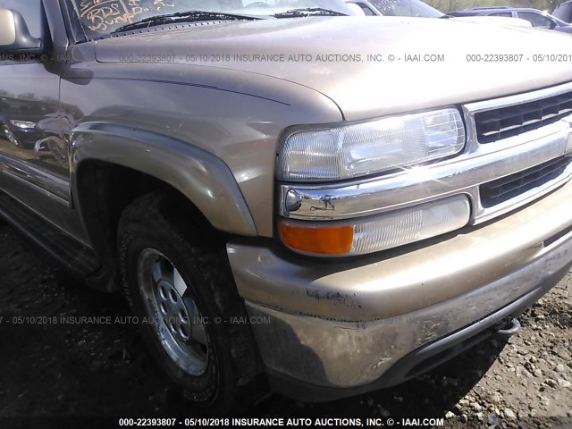 3GNFK16T41G185282 - 2001 CHEVROLET SUBURBAN K1500 GOLD photo 6