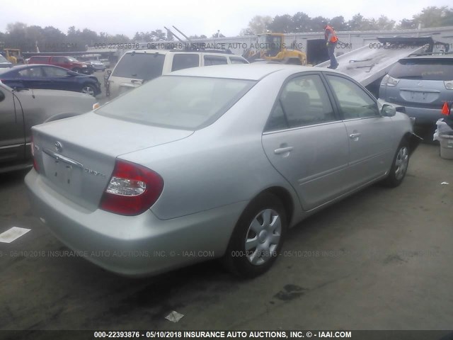 4T1BE32K22U632340 - 2002 TOYOTA CAMRY LE/XLE/SE ვერცხლისფერი ფოტო 4