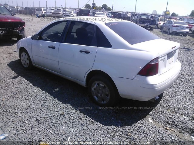 1FAFP34N07W133853 - 2007 FORD FOCUS ZX4/S/SE/SES WHITE photo 3