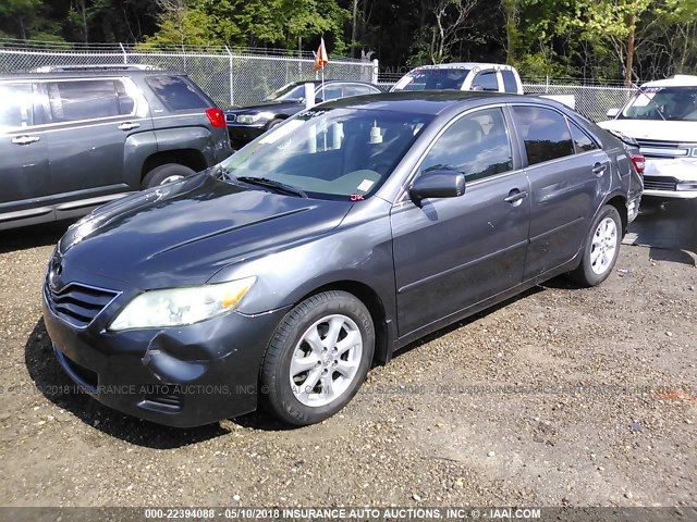 4T4BF3EK5BR101566 - 2011 TOYOTA CAMRY SE/LE/XLE GRAY photo 2