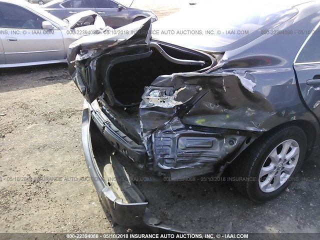 4T4BF3EK5BR101566 - 2011 TOYOTA CAMRY SE/LE/XLE GRAY photo 6