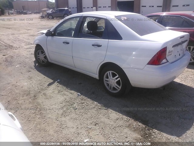 1FAFP34P41W211706 - 2001 FORD FOCUS SE/SE COMFORT WHITE photo 3