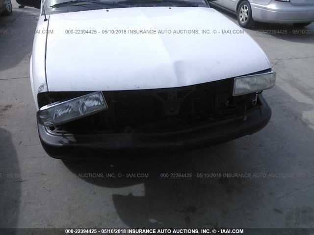 1GCCS14H038130573 - 2003 CHEVROLET S TRUCK S10 WHITE photo 6