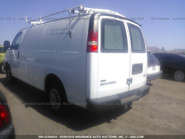 1GTZGFAA5A1184277 - 2010 GMC SAVANA G2500 WHITE photo 3