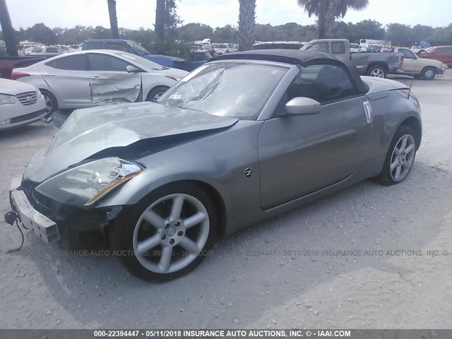 JN1AZ36A84T012724 - 2004 NISSAN 350Z ROADSTER SILVER photo 2