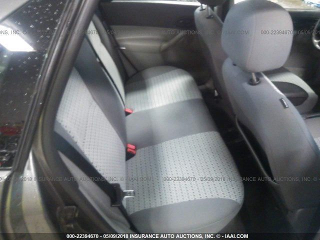 1FAHP34N27W174056 - 2007 FORD FOCUS ZX4/S/SE/SES 灰色 照片 8