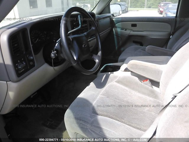 1GNEC13Z52R311426 - 2002 CHEVROLET TAHOE C1500 GRAY photo 5