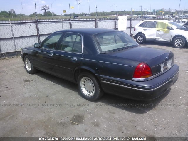 2FAFP74WXWX114987 - 1998 FORD CROWN VICTORIA LX BLACK photo 3