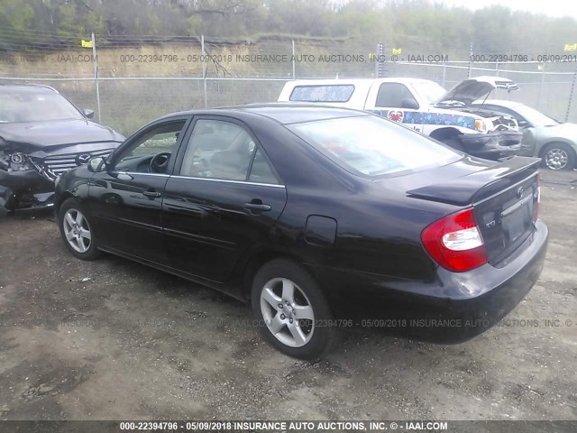 4T1BF30KX2U001593 - 2002 TOYOTA CAMRY LE/XLE/SE BLACK photo 3