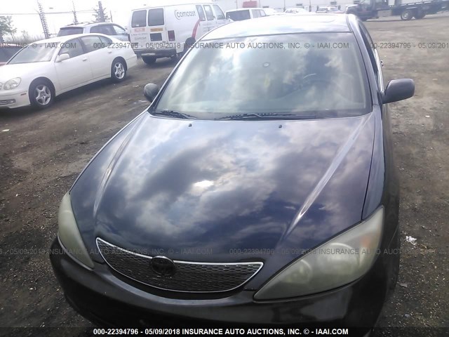 4T1BF30KX2U001593 - 2002 TOYOTA CAMRY LE/XLE/SE BLACK photo 6