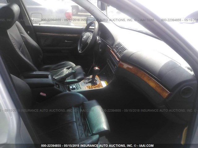 WBADT63462CH95146 - 2002 BMW 530 I AUTOMATIC SILVER photo 5