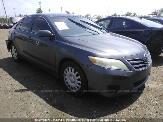 4T4BF3EK2BR127168 - 2011 TOYOTA CAMRY SE/LE/XLE 灰色 照片 1
