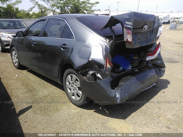 4T4BF3EK2BR127168 - 2011 TOYOTA CAMRY SE/LE/XLE 灰色 照片 3